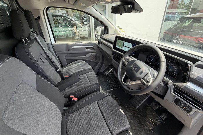2025 Volkswagen Transporter TDI390