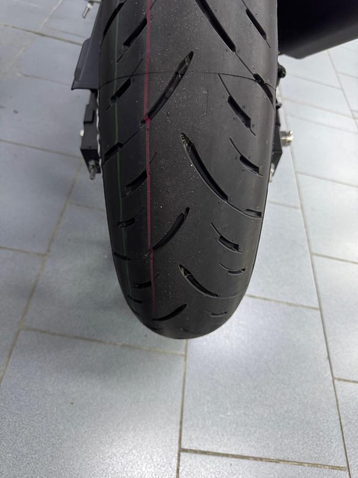 2025 Kawasaki Z500 SE Z Red