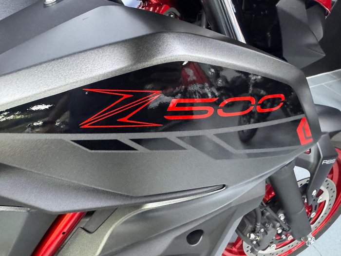 2025 Kawasaki Z500 SE Z Red
