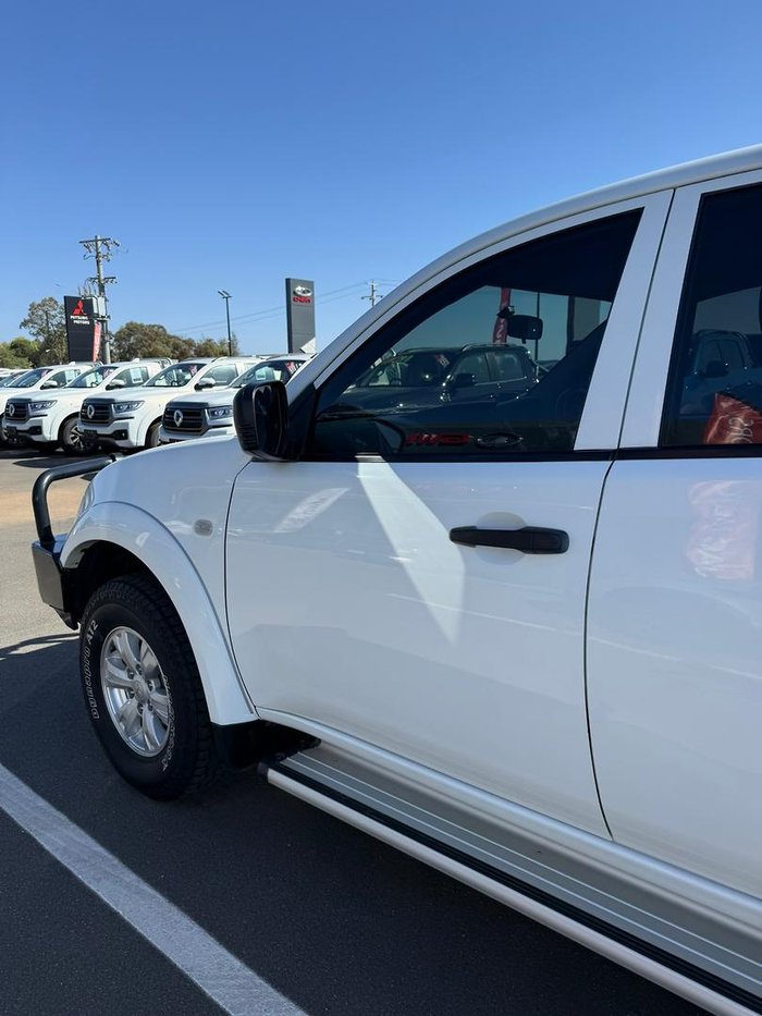 2015 Mitsubishi Triton GLX