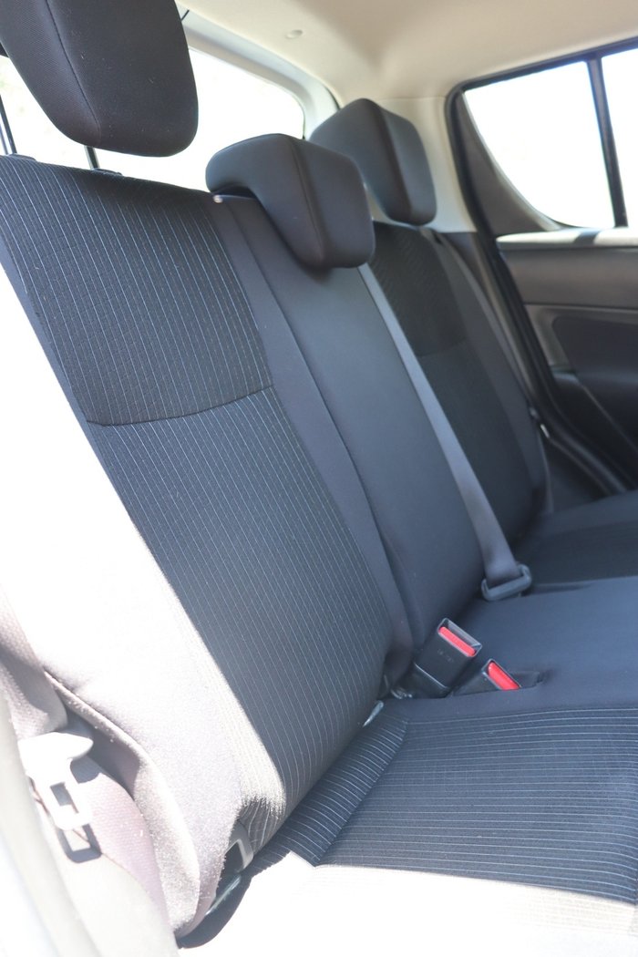 2015 Suzuki Swift GL Navigator