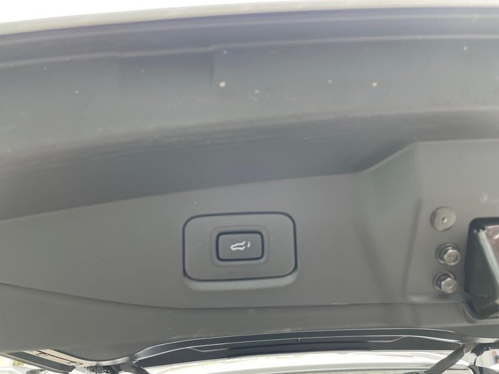 2024 Isuzu MU-X LS-T