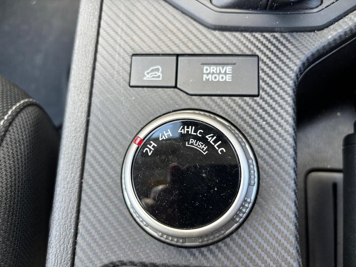 2025 Mitsubishi Triton GLX-R