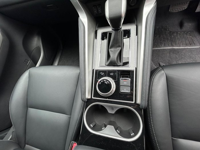 2024 Mitsubishi Pajero Sport Exceed