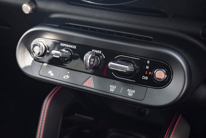 2025 MINI Cooper JCW E Favoured