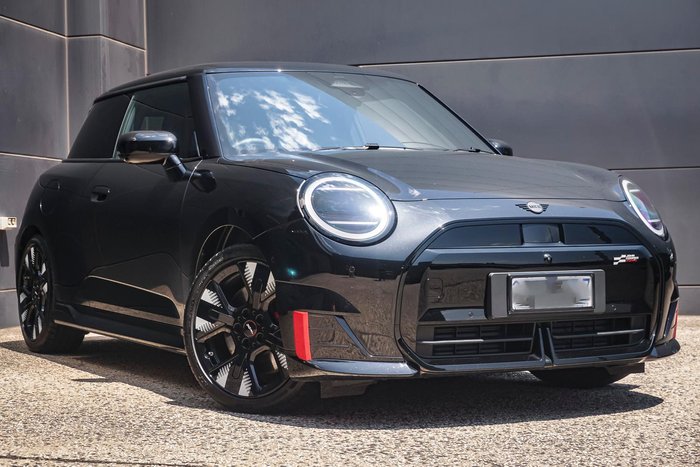 2025 MINI Cooper JCW E Favoured