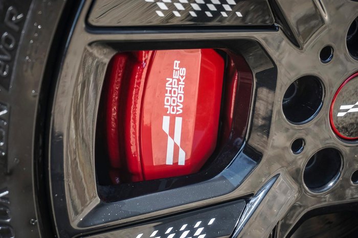 2025 MINI Cooper JCW E Favoured