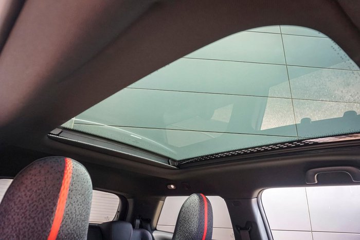 2025 MINI Cooper JCW E Favoured