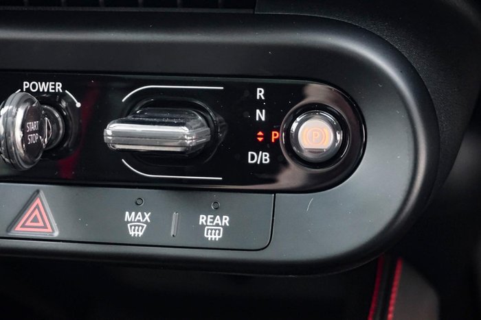 2025 MINI Cooper JCW E Favoured