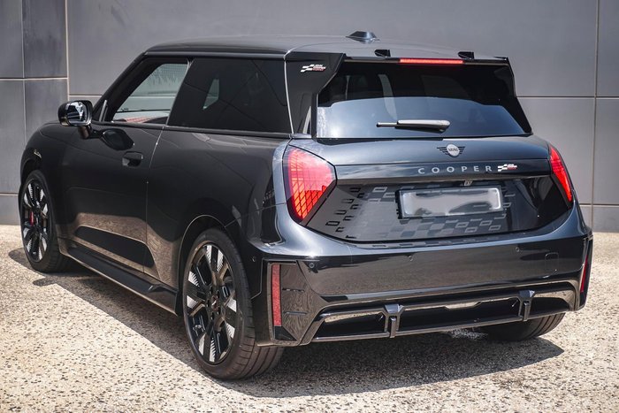 2025 MINI Cooper JCW E Favoured