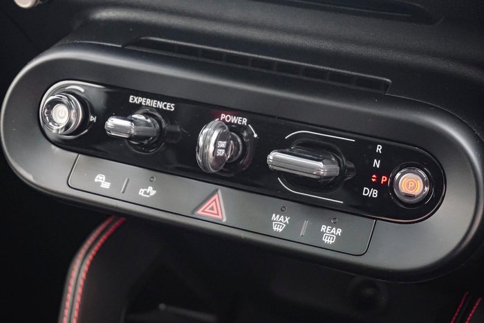 2025 MINI Cooper JCW E Favoured