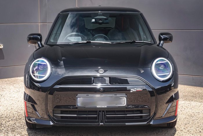 2025 MINI Cooper JCW E Favoured