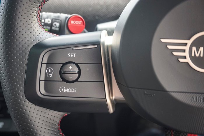 2025 MINI Cooper JCW E Favoured