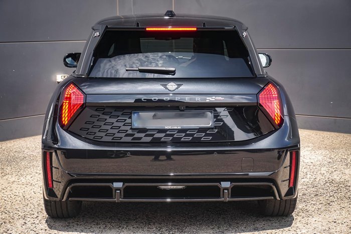 2025 MINI Cooper JCW E Favoured