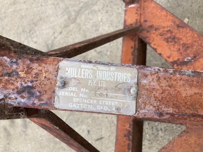 1984 Muller 6 Foot Linkage Grader Blade