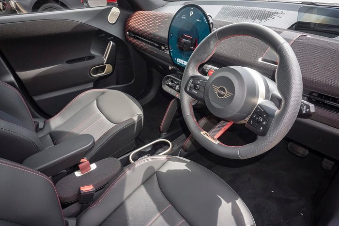 2025 MINI Aceman JCW E Favoured
