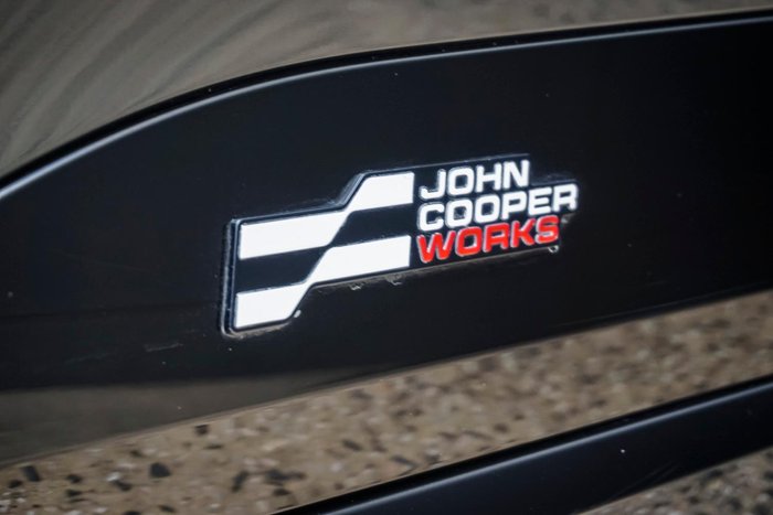 2025 MINI Aceman JCW E Favoured