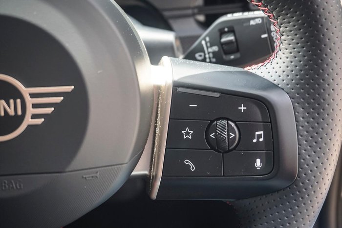 2025 MINI Aceman JCW E Favoured