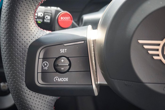 2025 MINI Aceman JCW E Favoured