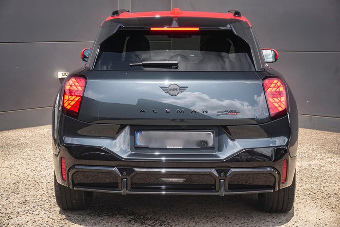 2025 MINI Aceman JCW E Favoured