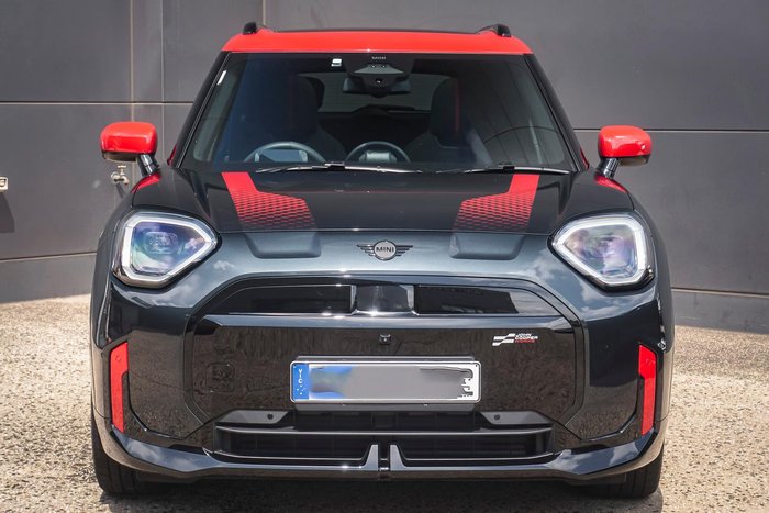 2025 MINI Aceman JCW E Favoured