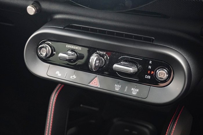 2025 MINI Aceman JCW E Favoured