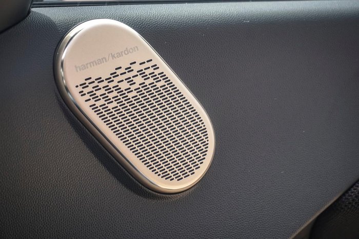 2025 MINI Aceman JCW E Favoured