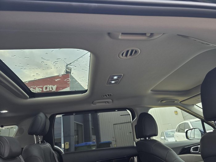 2025 Kia Carnival GT-Line HEV