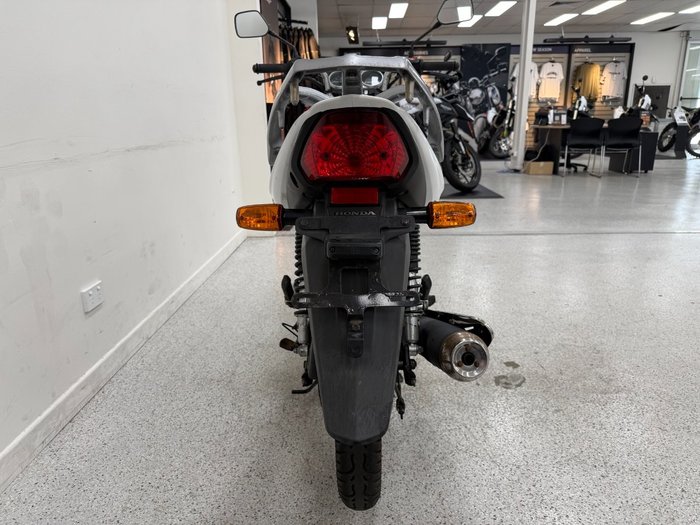 2018 Honda CB125E White