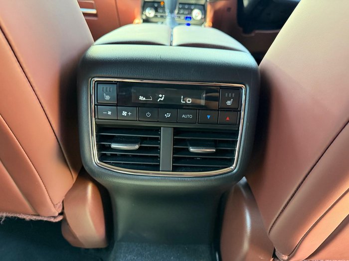 2022 Mazda CX-8 Asaki