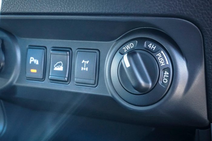 2025 Nissan Navara ST