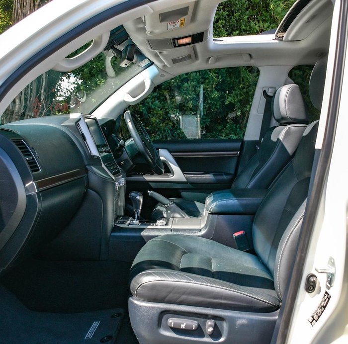 2020 Toyota Landcruiser VX