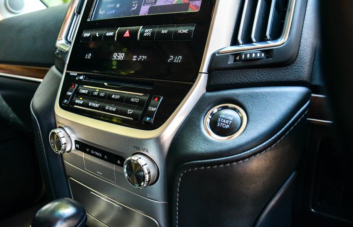 2020 Toyota Landcruiser VX