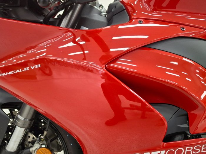2025 DUCATI PANIGALE V2 Red