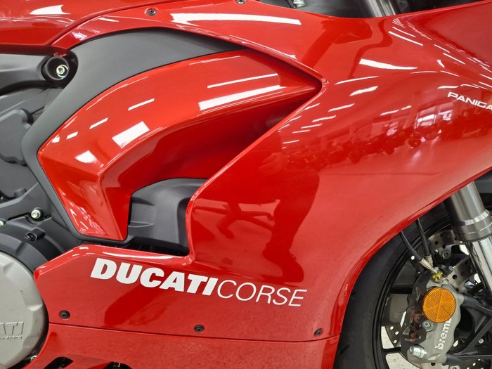 2025 DUCATI PANIGALE V2 Red