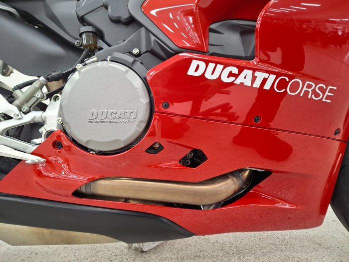 2025 DUCATI PANIGALE V2 Red