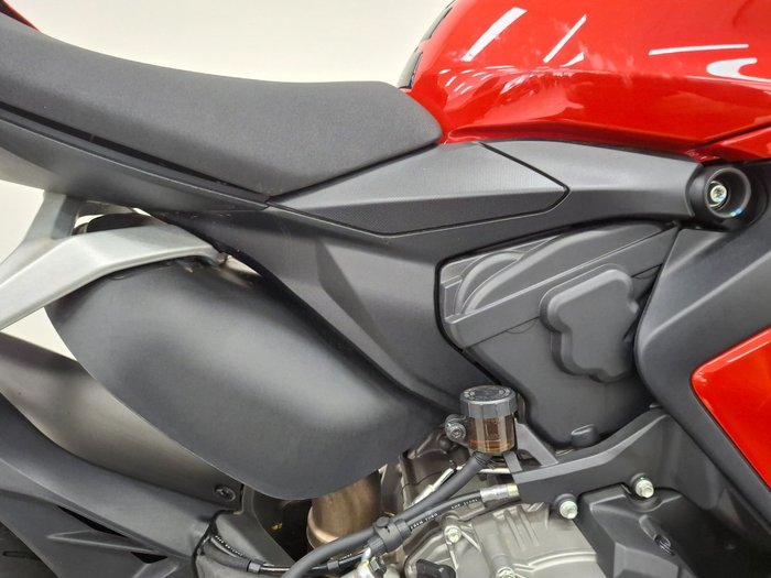 2025 DUCATI PANIGALE V2 Red