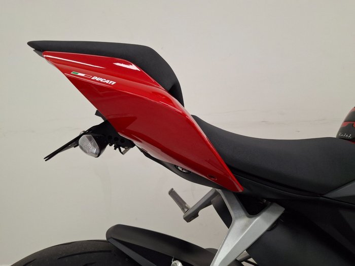 2025 DUCATI PANIGALE V2 Red