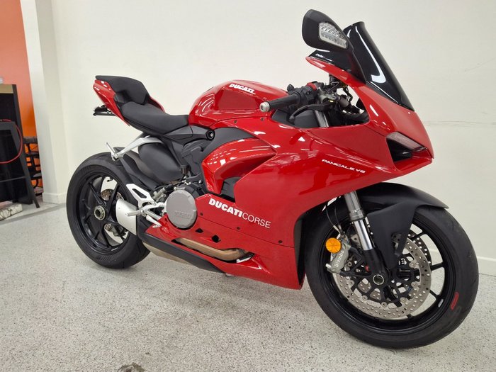 2025 DUCATI PANIGALE V2 Red