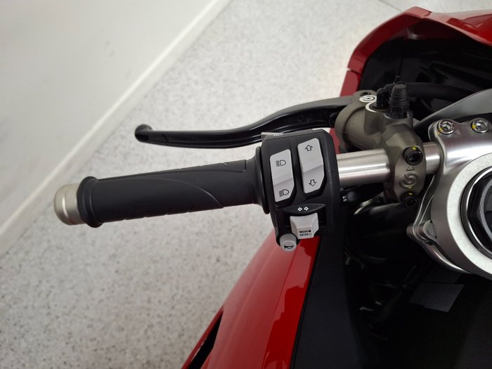 2025 DUCATI PANIGALE V2 Red