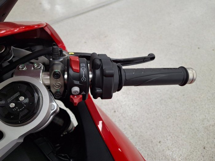 2025 DUCATI PANIGALE V2 Red