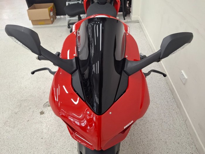 2025 DUCATI PANIGALE V2 Red