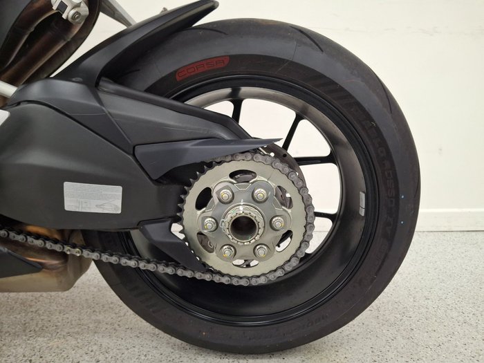 2025 DUCATI PANIGALE V2 Red