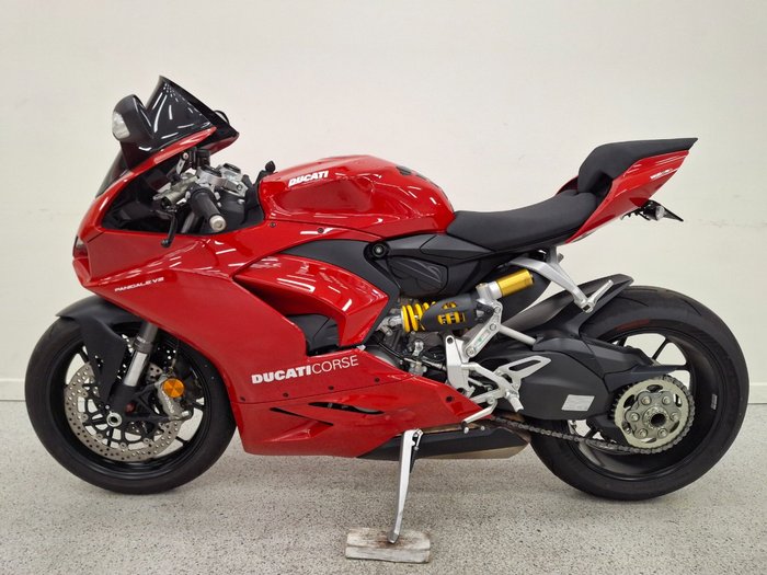 2025 DUCATI PANIGALE V2 Red
