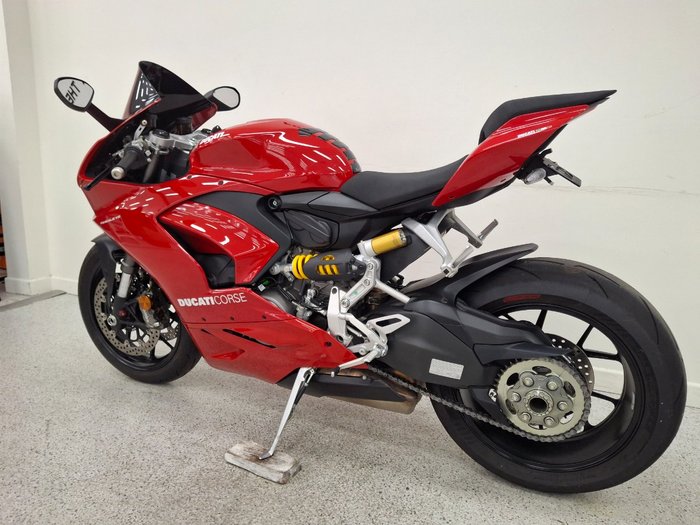 2025 DUCATI PANIGALE V2 Red