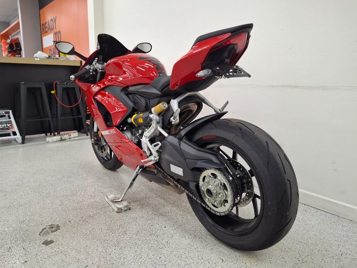 2025 DUCATI PANIGALE V2 Red