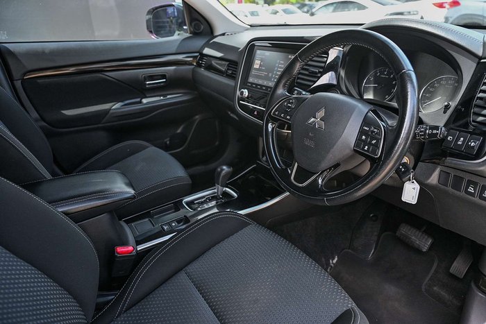 2021 Mitsubishi Outlander ES