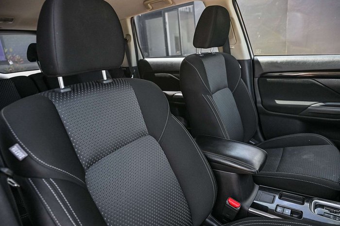 2021 Mitsubishi Outlander ES