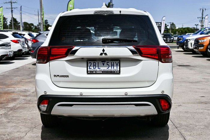2021 Mitsubishi Outlander ES