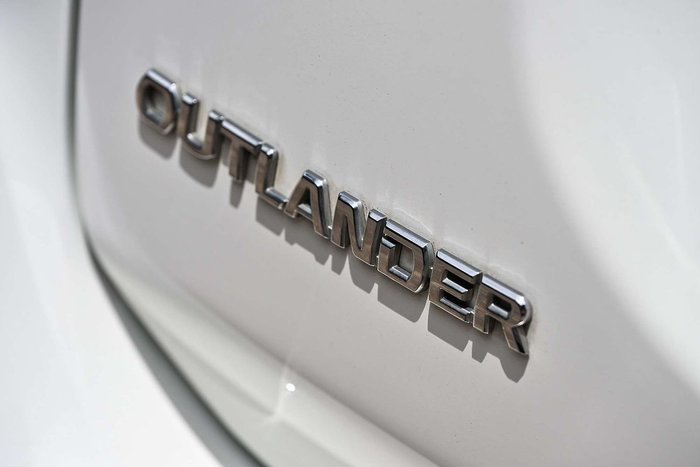 2021 Mitsubishi Outlander ES